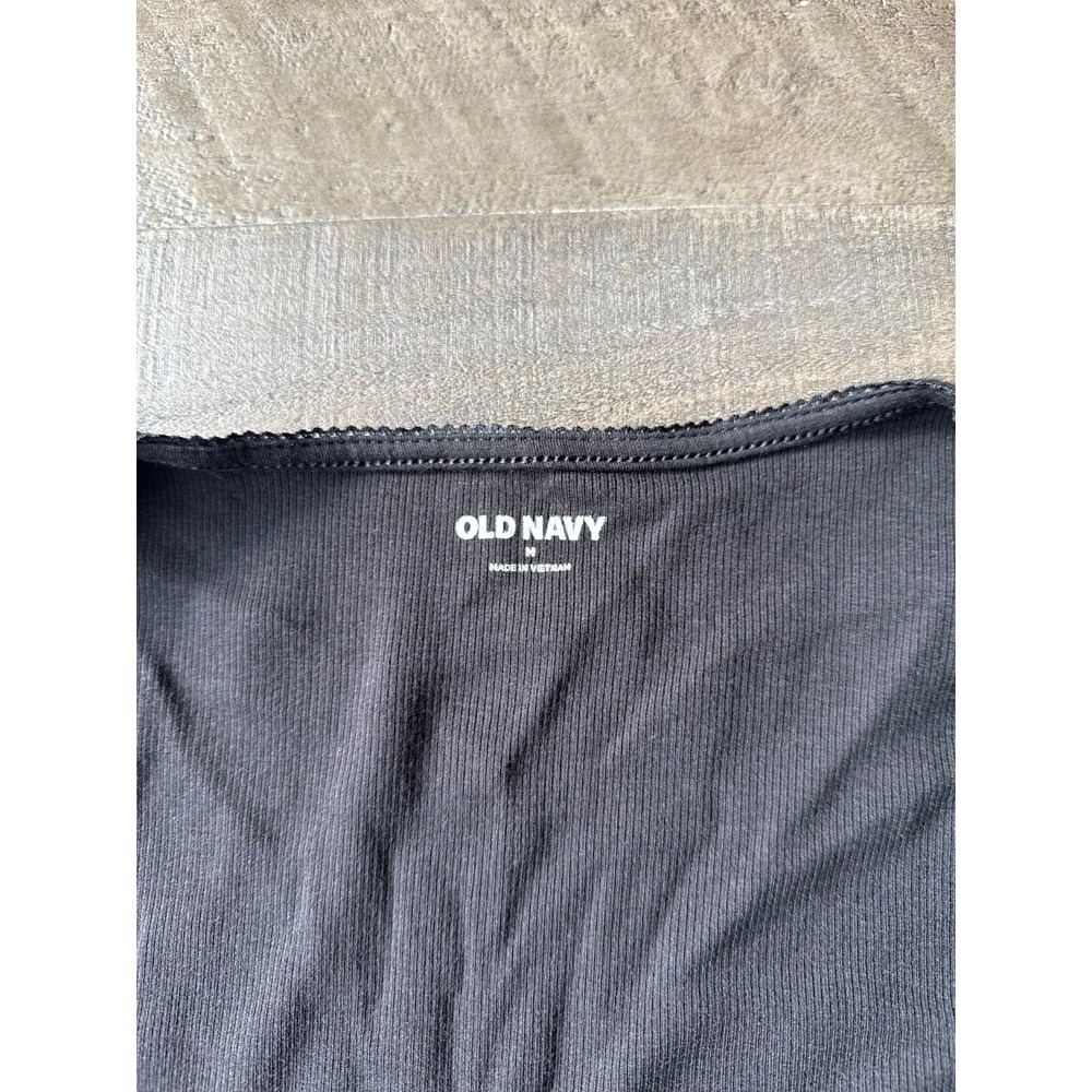 Old Navy Women's Black Square Neck Short Sleeve Tee Size Medium - Picture 2 of 5